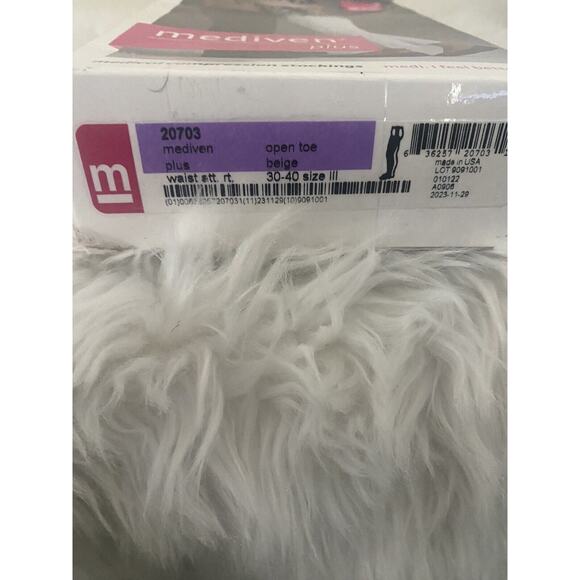 Mediven Plus Beige 30-40 Size III - Picture 5 of 11